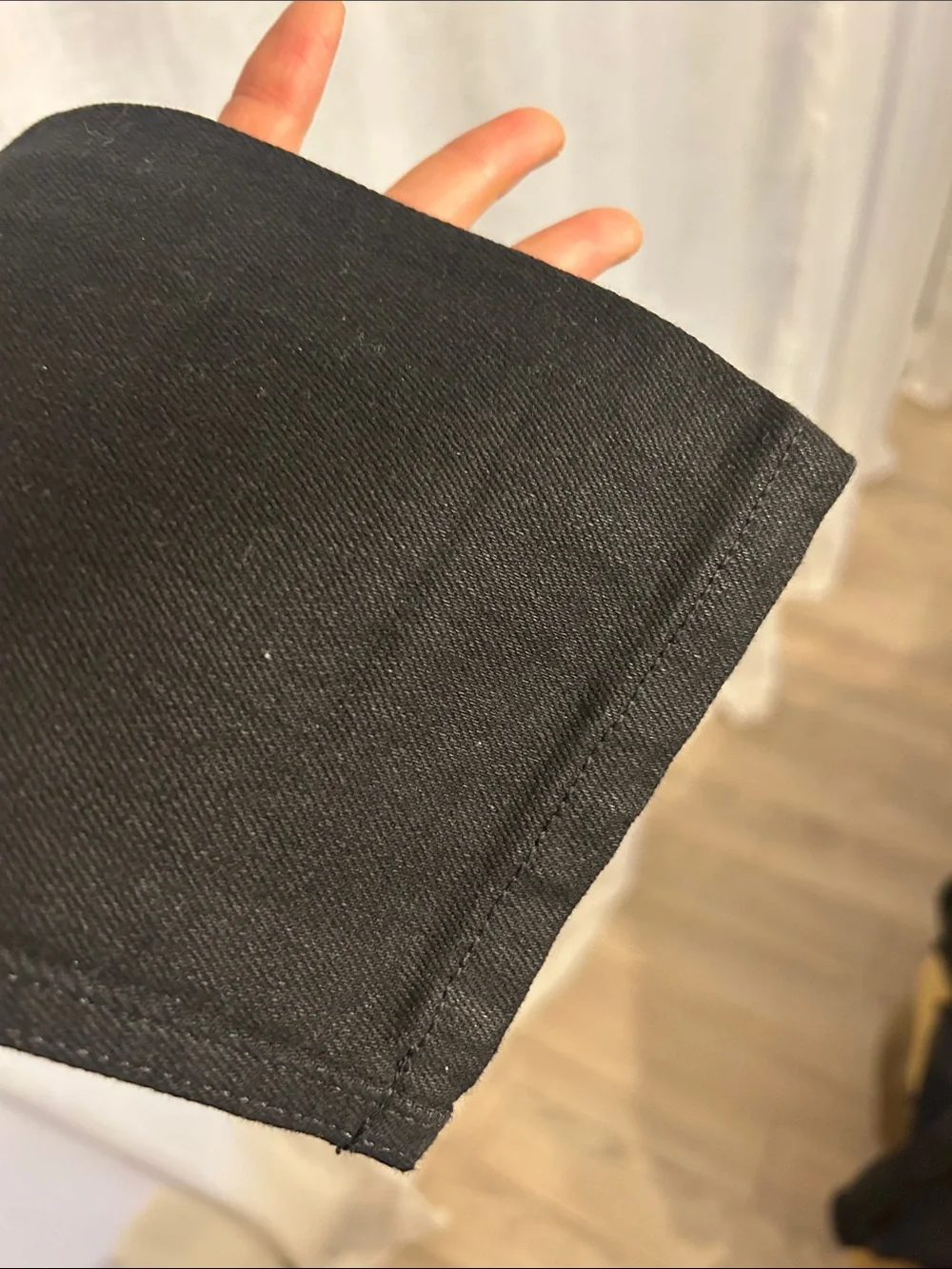 Everlane Women's Skinny Jeans in Black - Picture 4 of 4